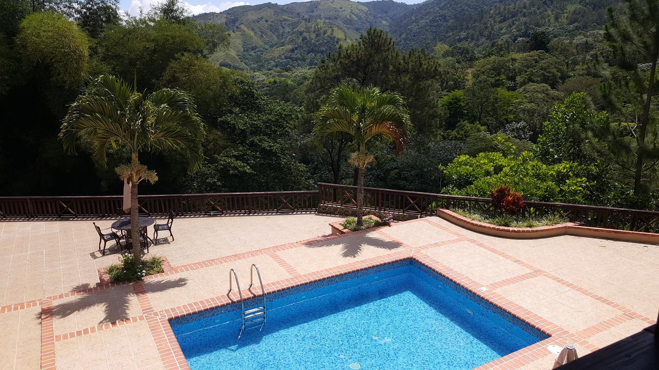 Hotel Rancho La Aurora Jarabacoa Exterior photo